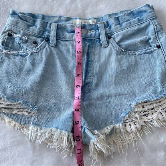 Free People “We The Free” Daisy Chain Lace Shorts - Picture 8 of 9